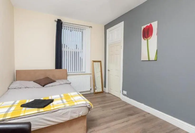 اتاق استاندارد با سرویس بهداشتی مشترک, City Centre Large Luxury Rooms Free Parking