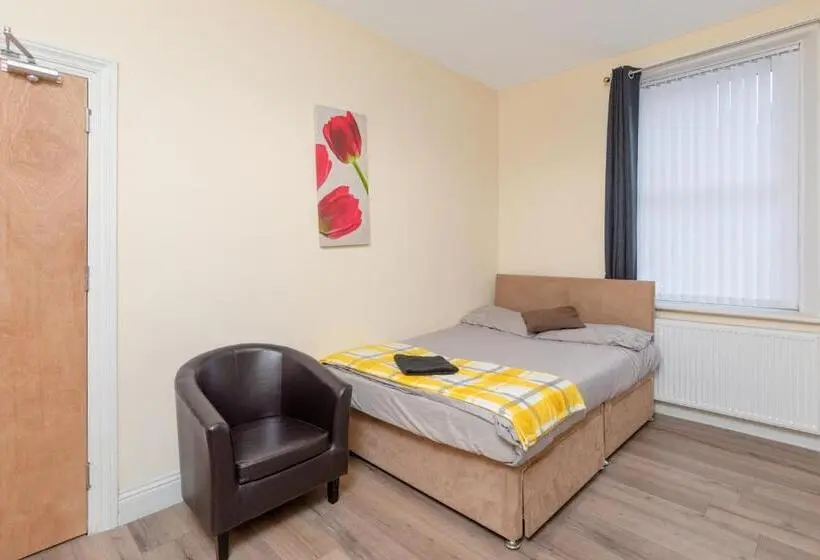 اتاق استاندارد با سرویس بهداشتی مشترک, City Centre Large Luxury Rooms Free Parking