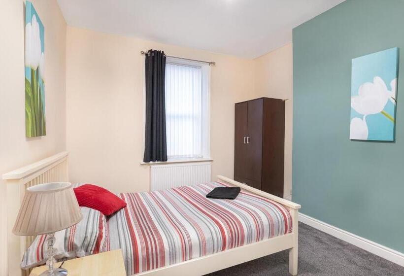 חדר סטנדרט חדר אמבטיה משותף, City Centre Large Luxury Rooms Free Parking