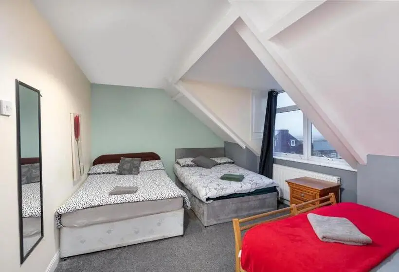 اتاق خانوادگی, City Centre Large Luxury Rooms Free Parking
