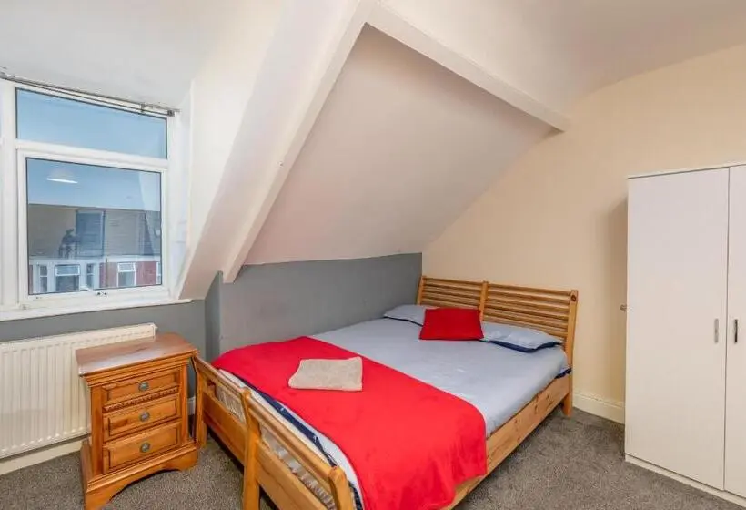 اتاق خانوادگی, City Centre Large Luxury Rooms Free Parking