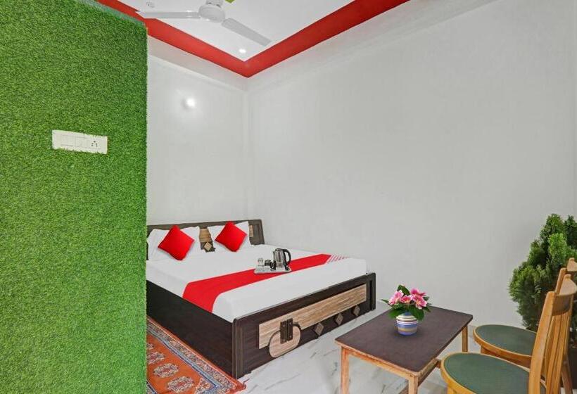 חדר קלאסי לשלושה, Flagship Hotel Ashirwad