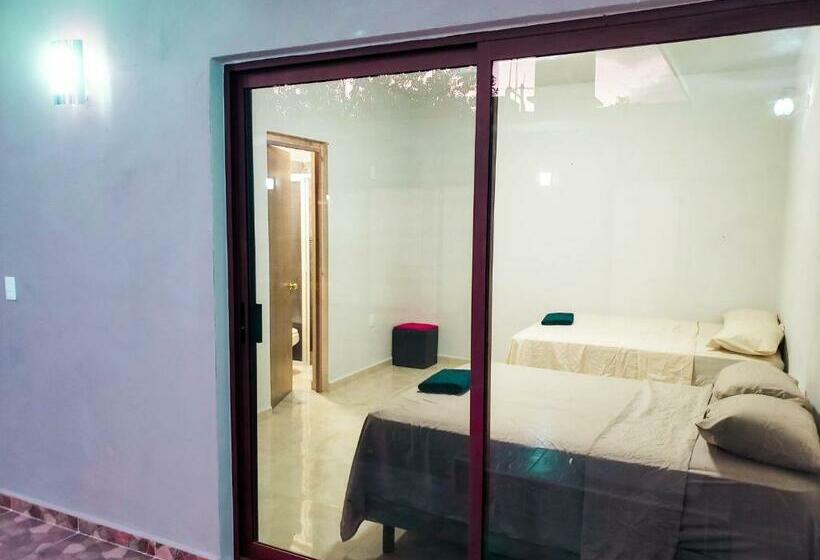 חדר דלוקס, Blue Turtle