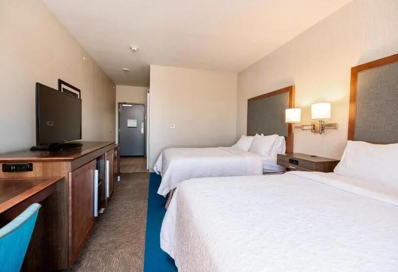 スタンダードルーム, Flag Point Inn And Suites Pratt By Fairbridge