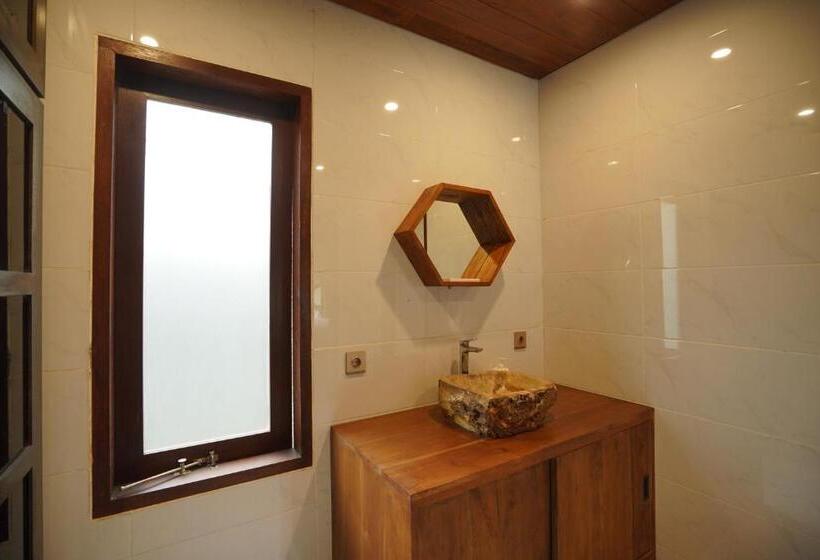 סוויטה נוף לבריכה, Shankara Munduk Bali