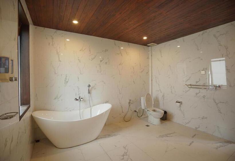 סוויטה נוף לבריכה, Shankara Munduk Bali