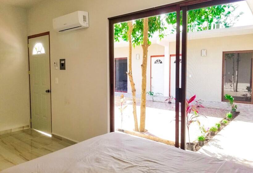 חדר דלוקס, Blue Turtle