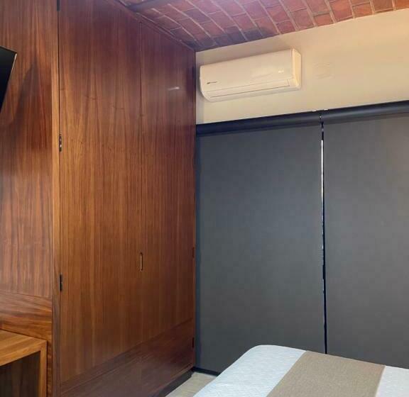 חדר דלוקס, Ng