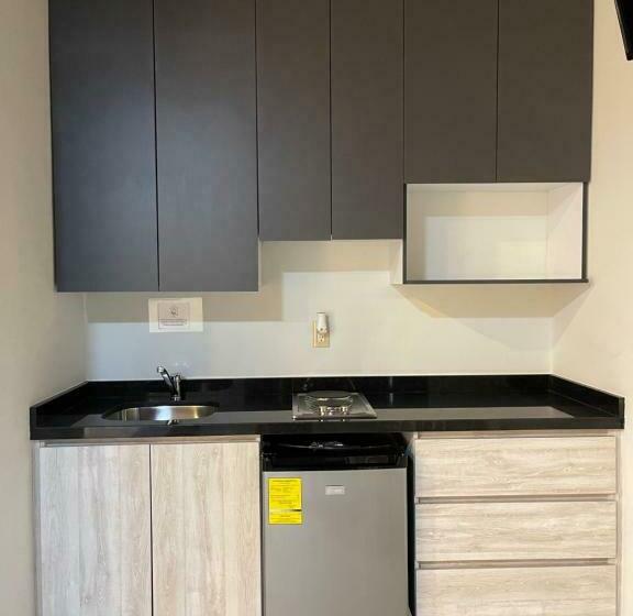 חדר סטנדרט, Ng