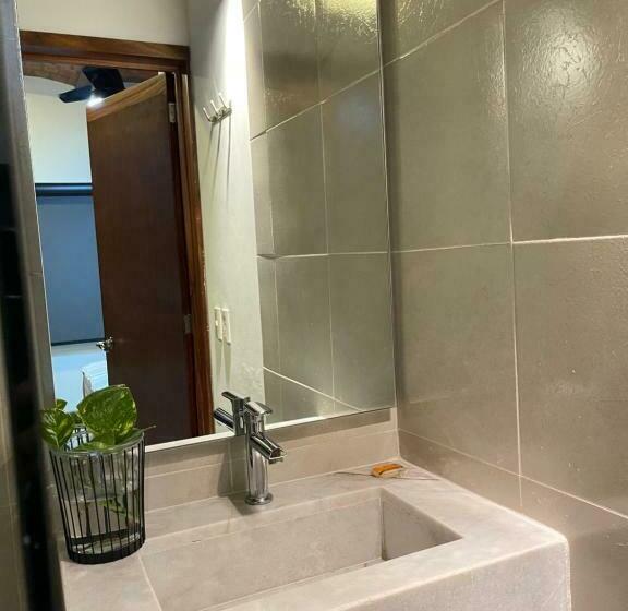 חדר סטנדרט, Ng