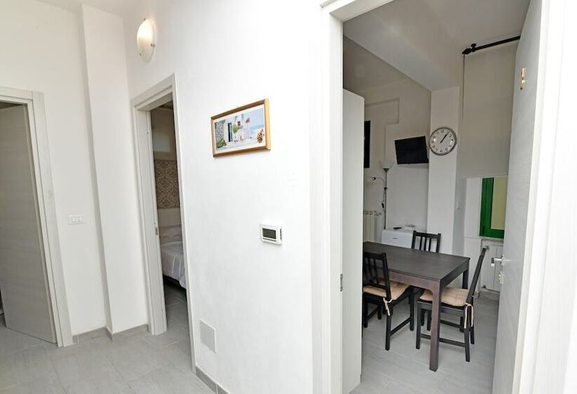 غرفة عائلية, A San Lazzaro Rooms