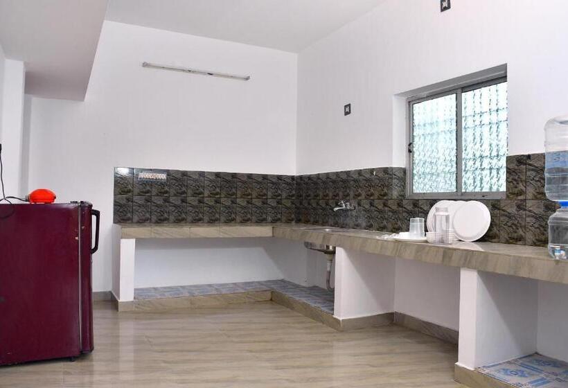 חדר משפתחתי סופריור, The Club House  Swimming Pool That S Better Than The Beach