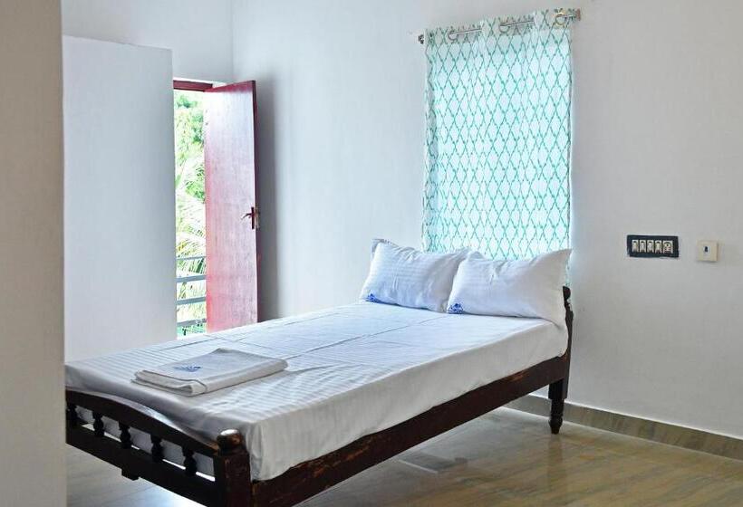 חדר משפתחתי סופריור, The Club House  Swimming Pool That S Better Than The Beach