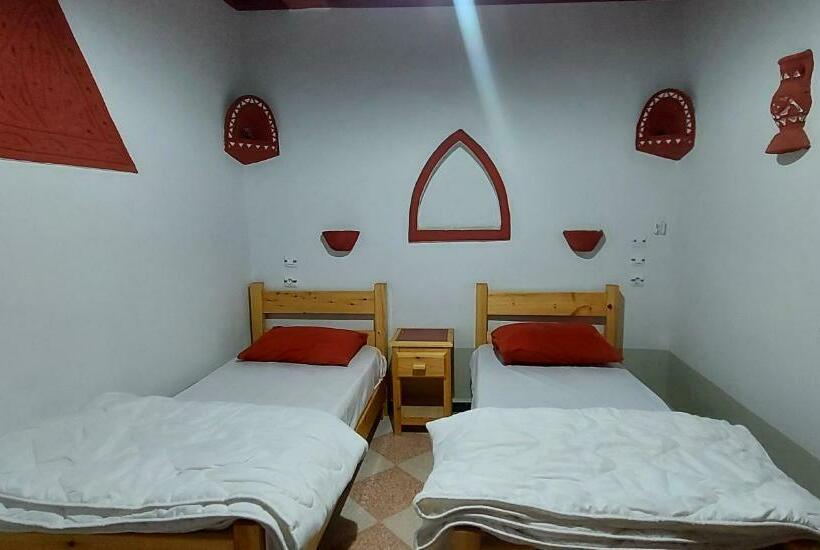 اتاق استاندارد یک نفره, Dar Agham Akbou