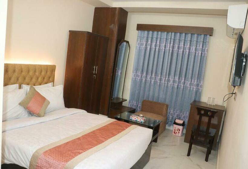 اتاق لوکس, The Blue Moon