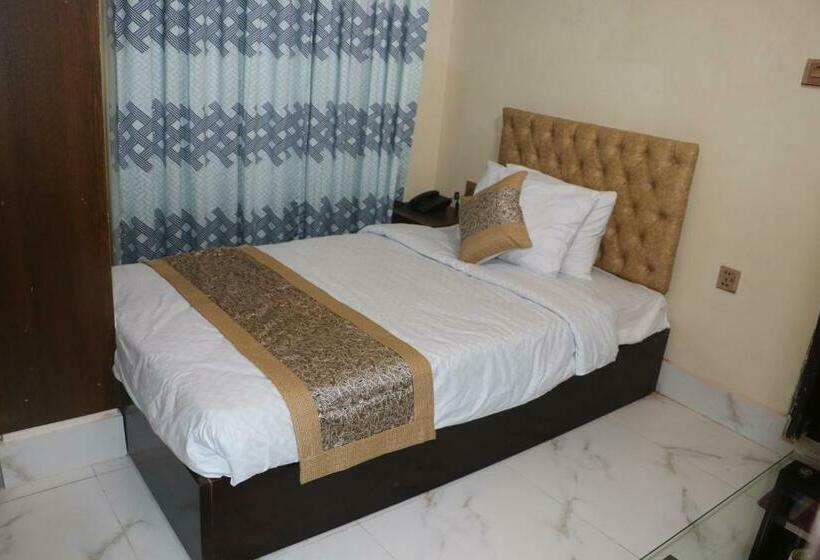 اتاق لوکس, The Blue Moon