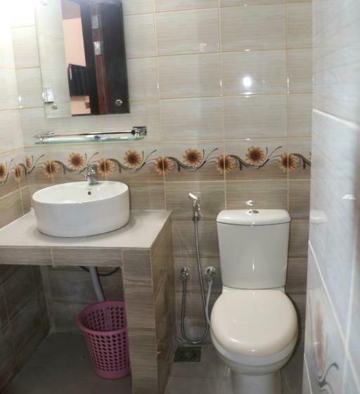 اتاق لوکس, The Blue Moon