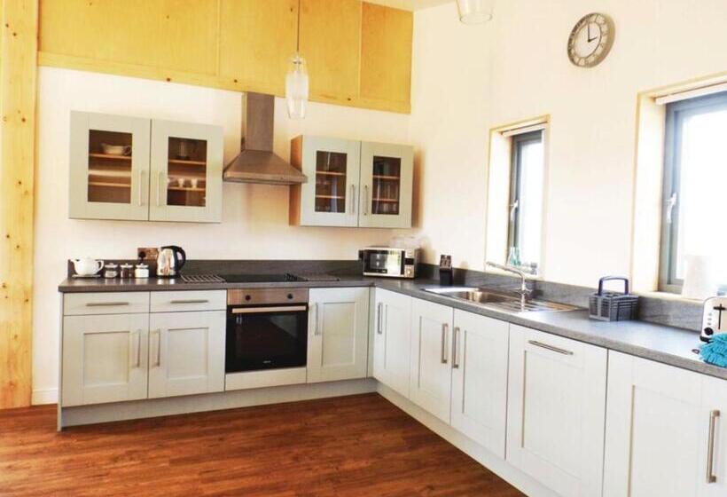 2间卧室的房子, Castle Pren Lodges