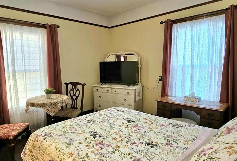 סוויטה, Royal Hotel Sydney