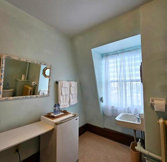 סוויטה, Royal Hotel Sydney