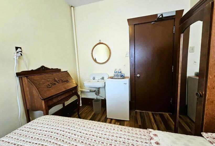سوییت جونیور, Royal Hotel Sydney