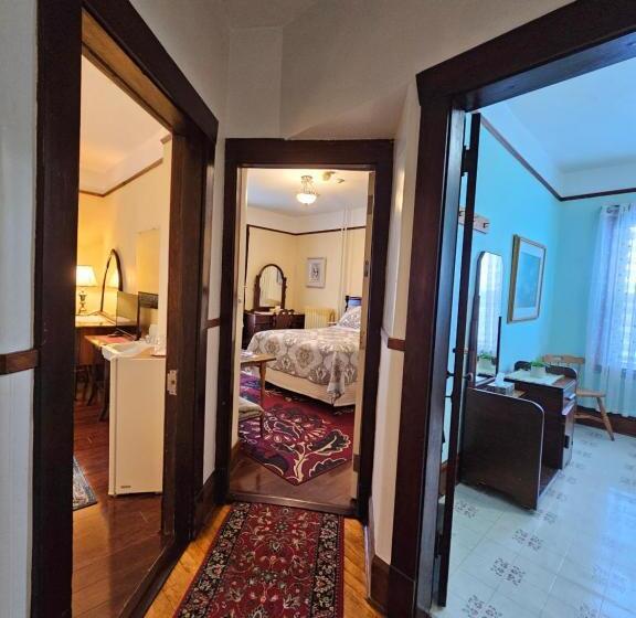 סוויטת 2 חדרי שינה, Royal Hotel Sydney