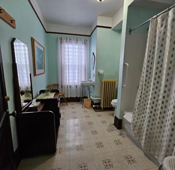 סוויטת 2 חדרי שינה, Royal Hotel Sydney