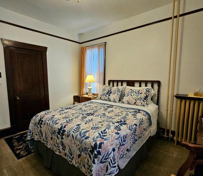 سوئیت 2 خوابه, Royal Hotel Sydney