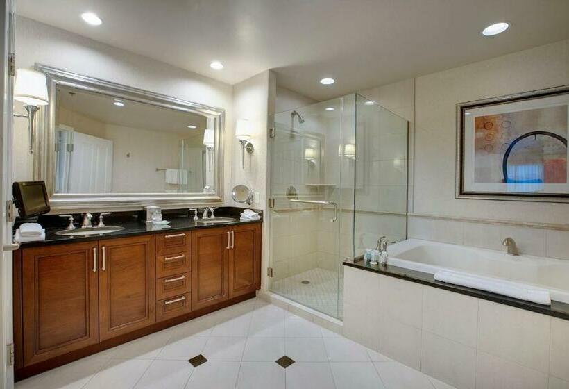 발코니가 있는 스위트, Strip View Penthouse W/balcony