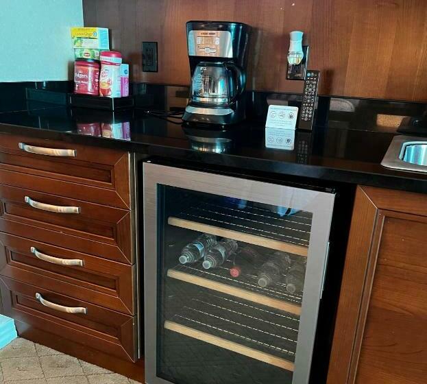 발코니가 있는 스위트, Strip View Penthouse W/balcony