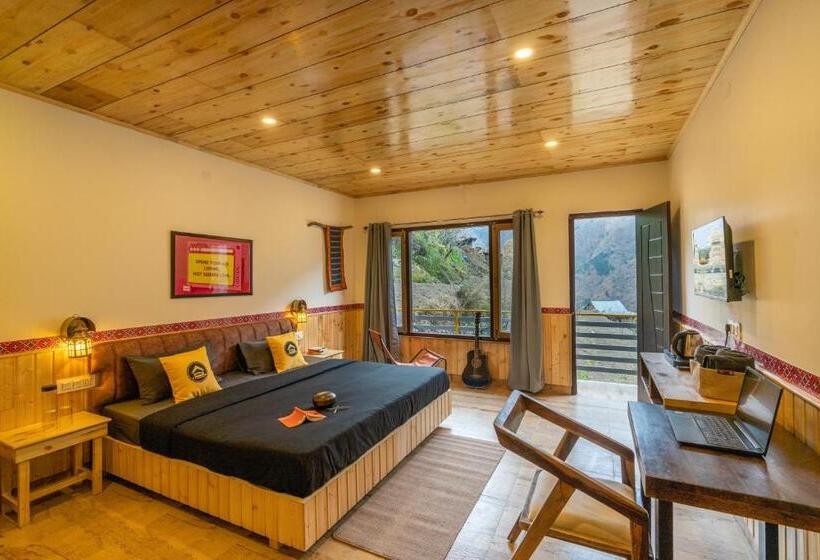 수피리어 룸, The Hosteller Tirthan Valley