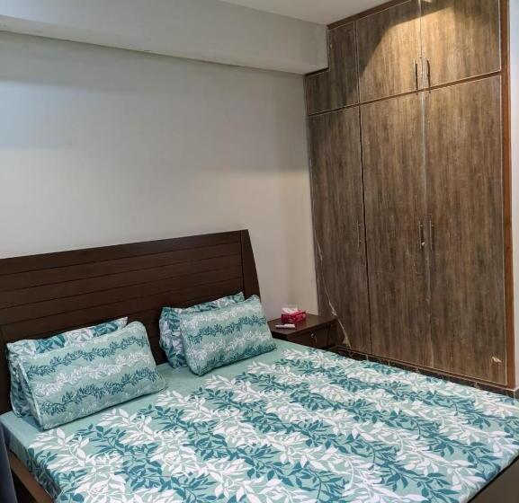 اتاق لوکس, Sunrise Guest House E 11/2 Islamabad