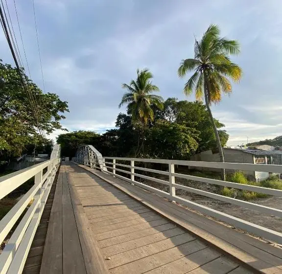 バス共有のスタンダードルーム, Puente Real Hostel