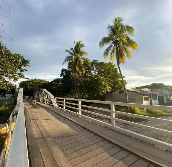 バス共有のスタンダードルーム, Puente Real Hostel