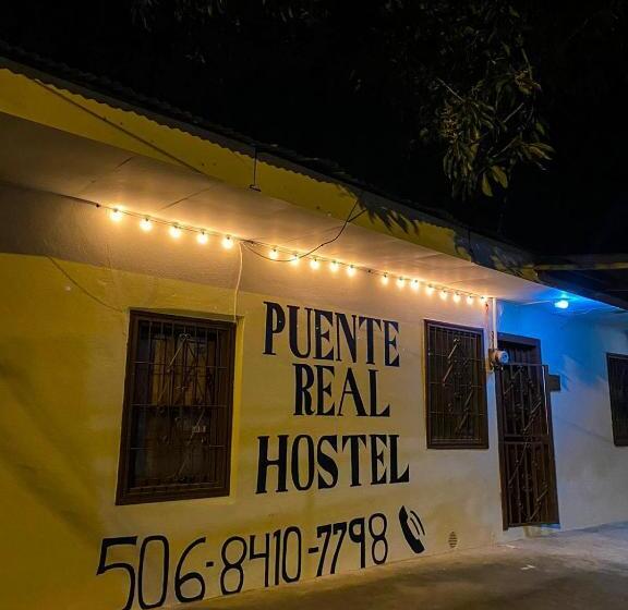 经济房, Puente Real Hostel
