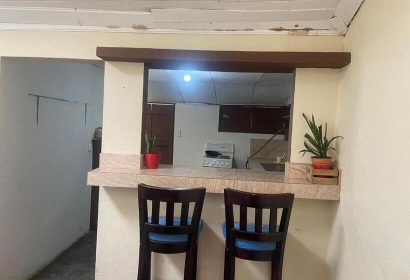 经济房, Puente Real Hostel