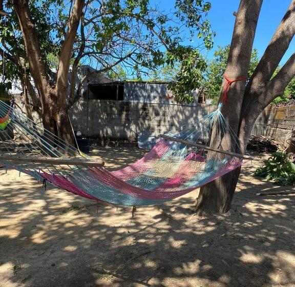 单人经济间, Puente Real Hostel