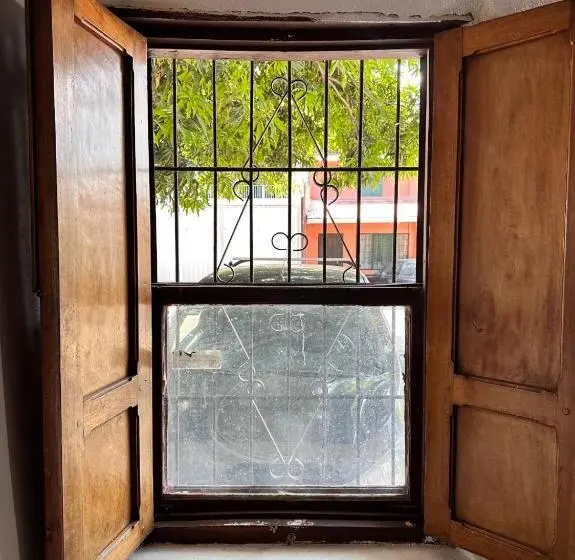 スタンダードシングルルーム, Puente Real Hostel