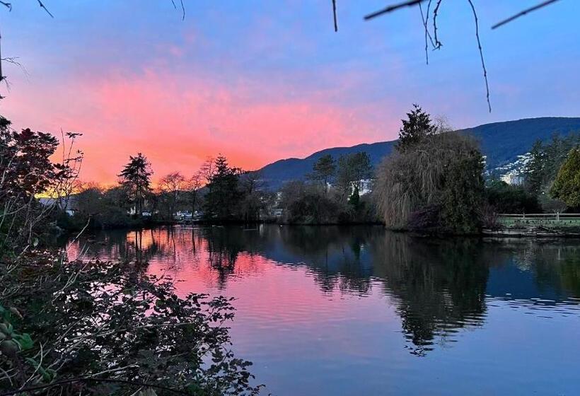 스탠다드 스튜디오, Kia Oceanview Property