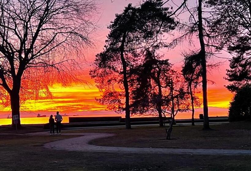 스탠다드 스튜디오, Kia Oceanview Property