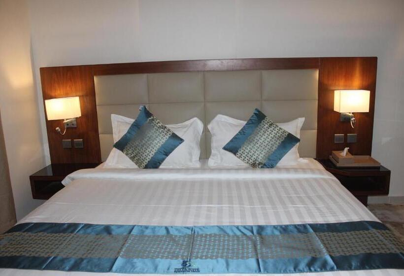 Deluxe Suite King Bed, Delta Hotel Suites