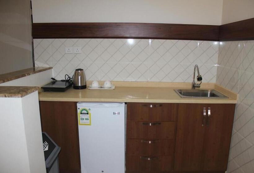 Deluxe Suite King Bed, Delta Hotel Suites