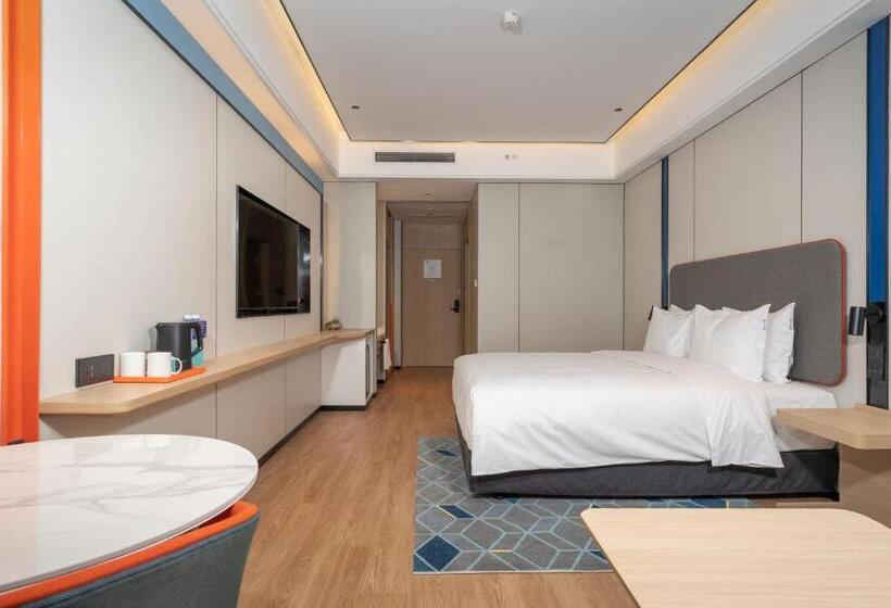 带大床的标准间, Holiday Inn Express Qingdao Northern West Coast, An Ihg