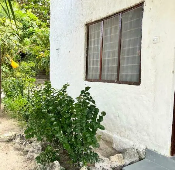 بنگله خانوادگی, Karanga Bungalows