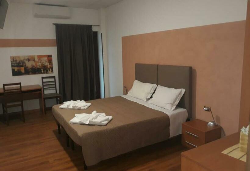 Номер Стандарт, Adams Rooms   Affittacamere