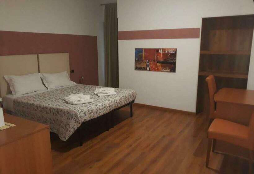 Номер Стандарт, Adams Rooms   Affittacamere