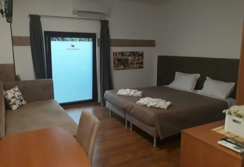 スタンダードトリプルルーム, Adams Rooms   Affittacamere