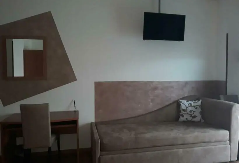 スタンダードトリプルルーム, Adams Rooms   Affittacamere
