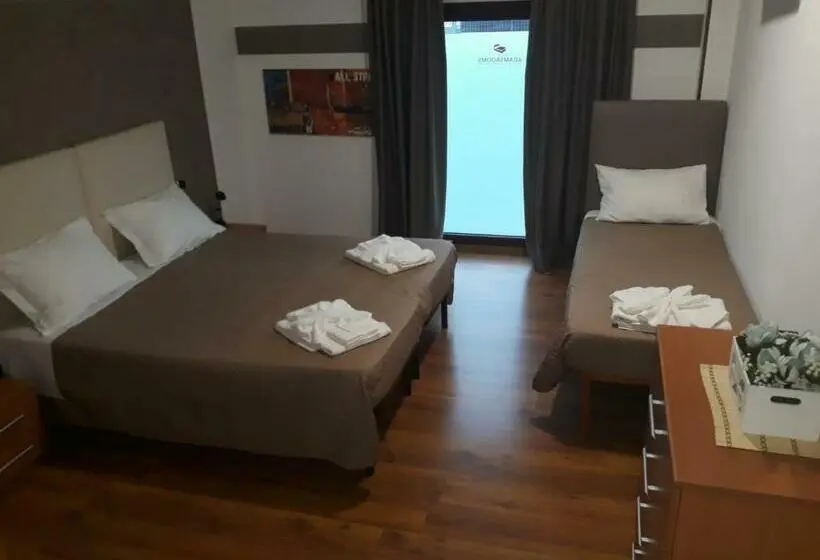 ベーシックトリプルルーム, Adams Rooms   Affittacamere