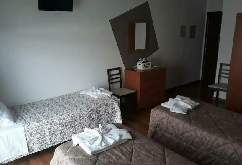 ベーシックトリプルルーム, Adams Rooms   Affittacamere